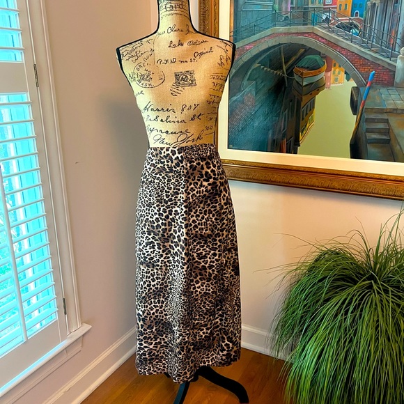 Nasty Gal leopard pencil skirt - size 6 - Picture 4 of 6